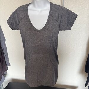 lululemon athletica Women's Short Sleeve V-Neck Tee in Charcoal Gray